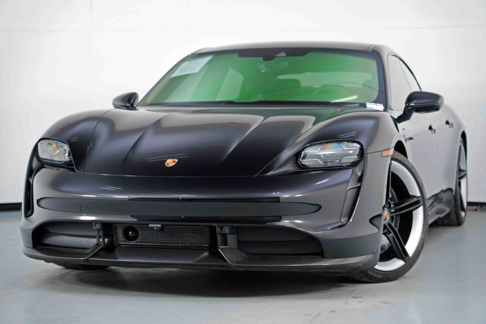 Used 2022 Porsche Taycan Turbo S image 3