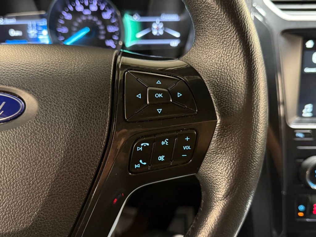 Used 2018 Ford Explorer XLT w/ Equipment Group 202A AWD/4WD image 36