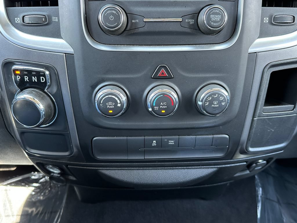 Used 2021 RAM 1500 Classic SLT RWD image 29