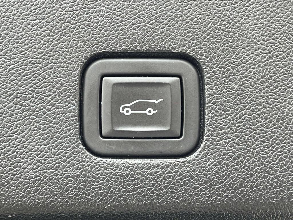 Certified 2023 Cadillac XT6 Premium Luxury image 12