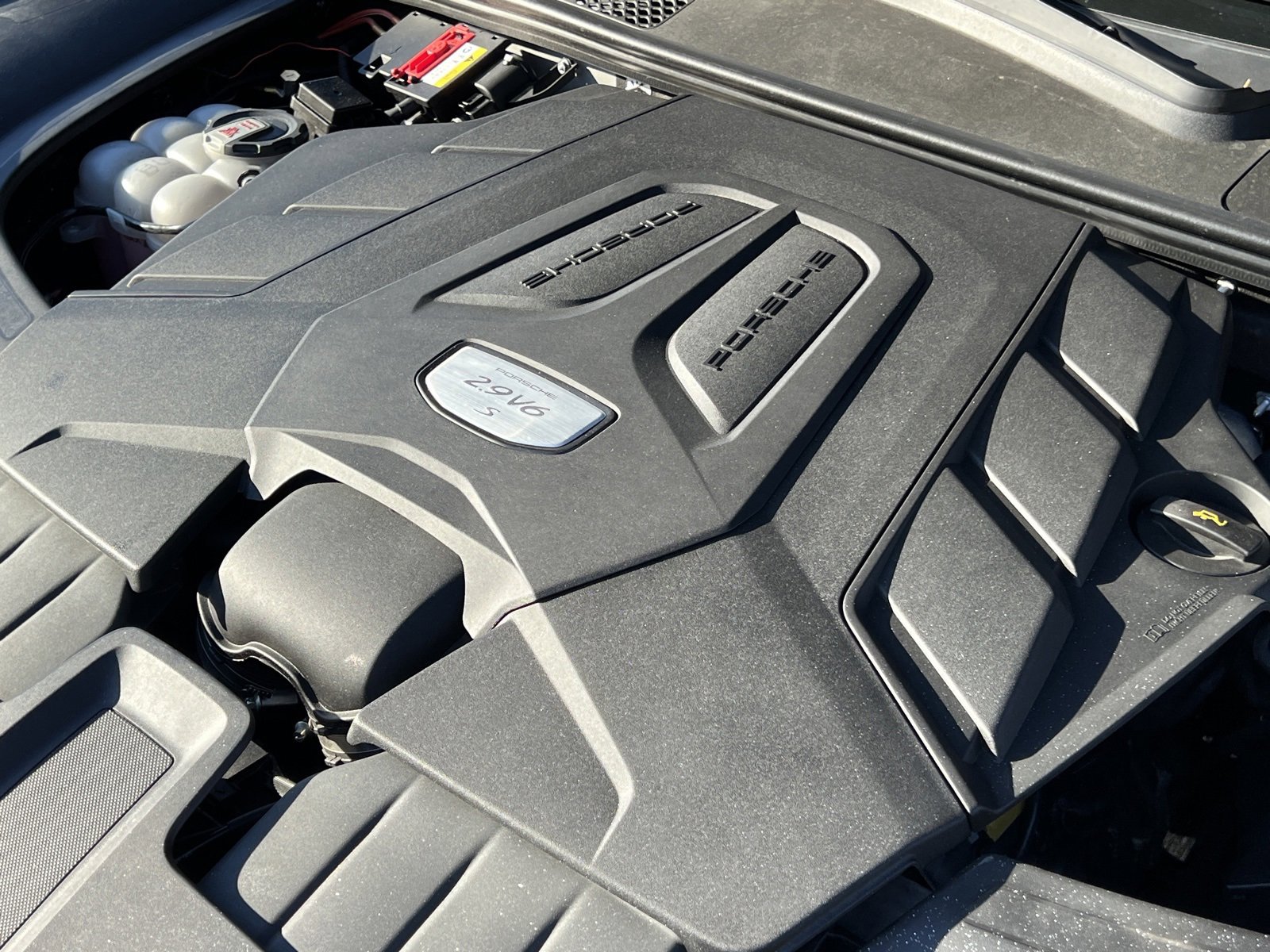 Certified 2022 Porsche Cayenne S Platinum image 35