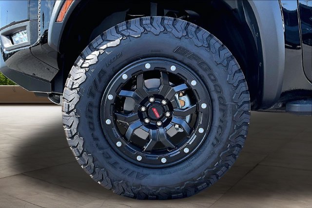 New 2025 Nissan Frontier PRO-4X w/ Pro Premium Package AWD/4WD image 13