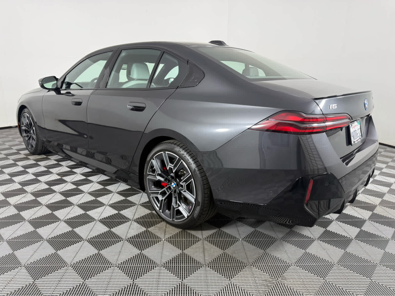Used 2025 BMW i5 M60 w/ Premium Package AWD/4WD image 5