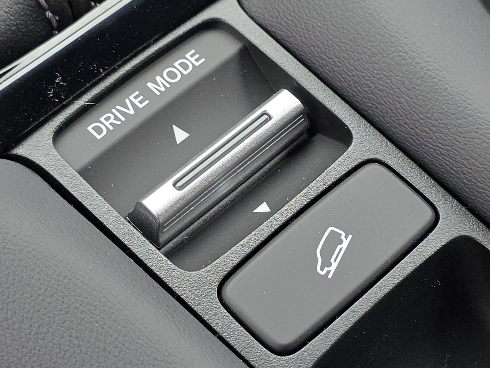 New 2025 Honda HR-V LX image 6