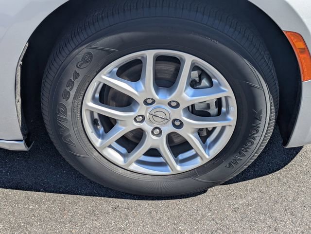 Used 2024 Chrysler Pacifica Touring-L image 11