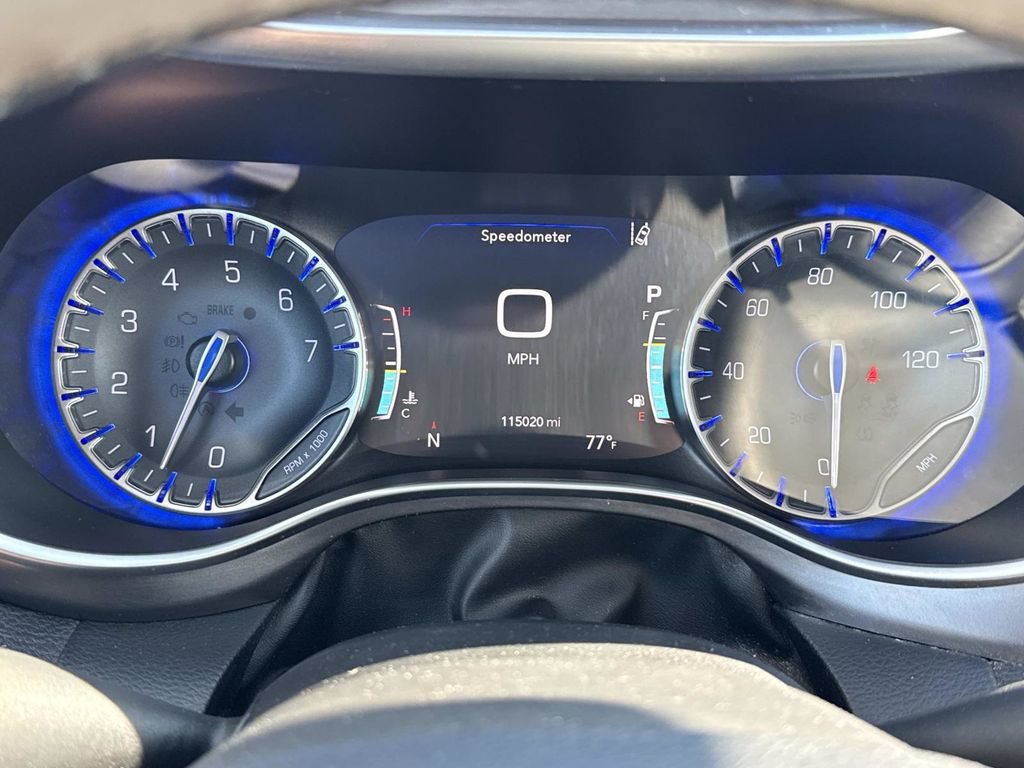 Used 2017 Chrysler Pacifica Limited FWD image 24