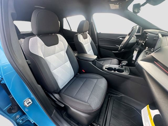 New 2026 Chevrolet Trax RS w/ Driver Confidence Package FWD image 32