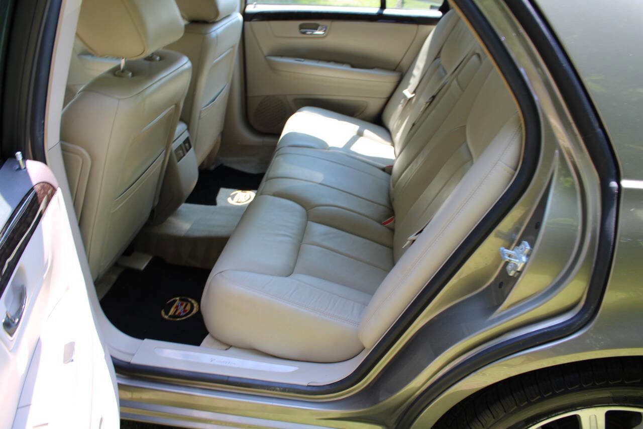 Used 2011 Cadillac DTS image 23