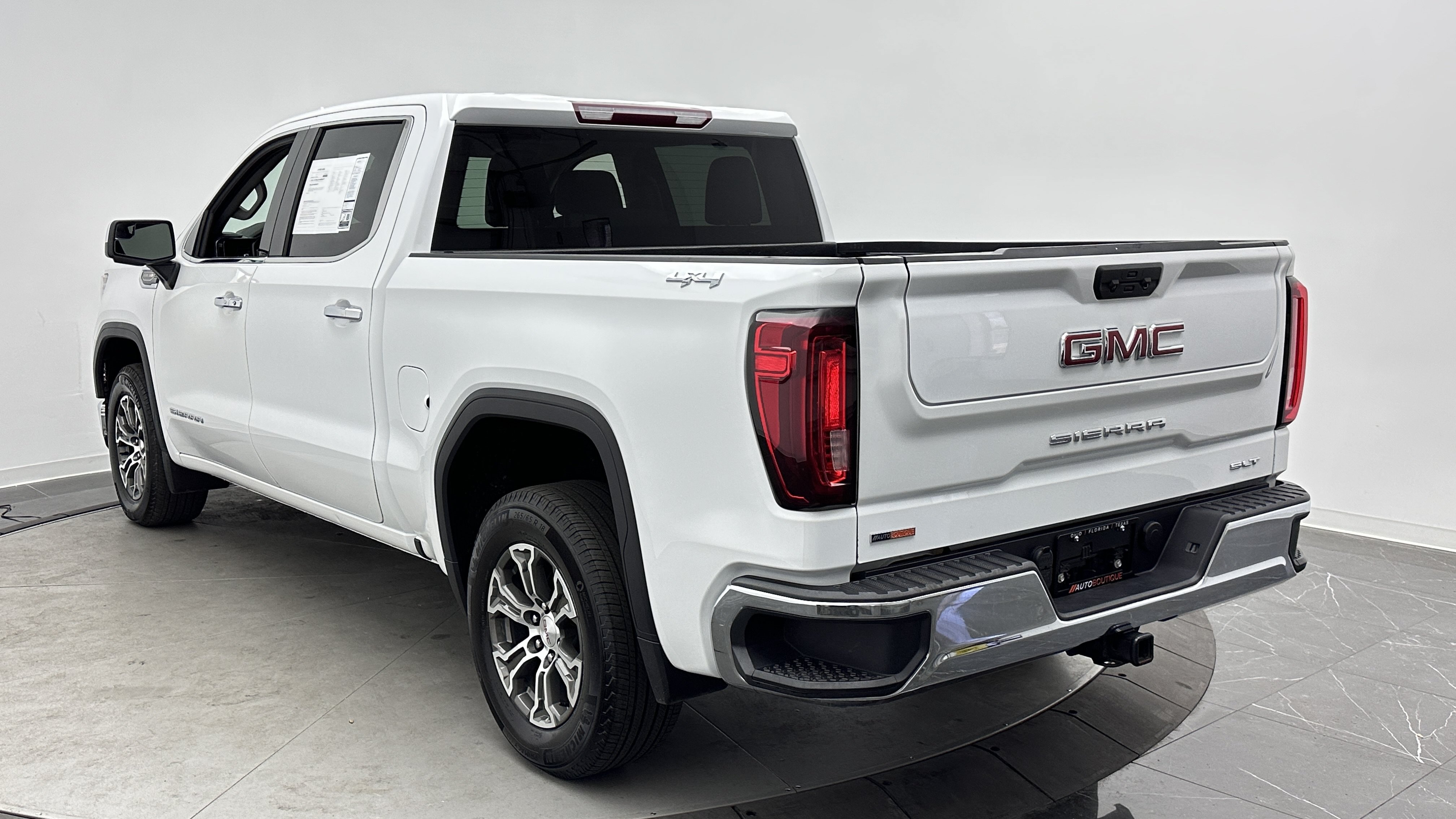 Used 2025 GMC Sierra 1500 SLT AWD/4WD image 6