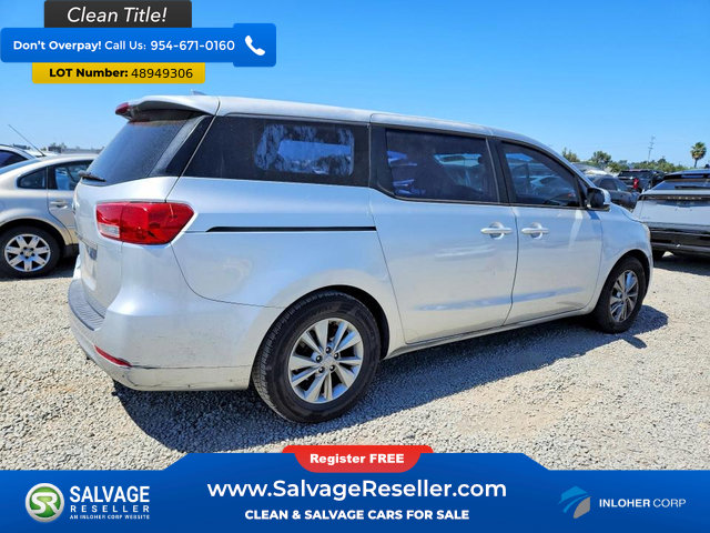 Used 2016 Kia Sedona L image 4