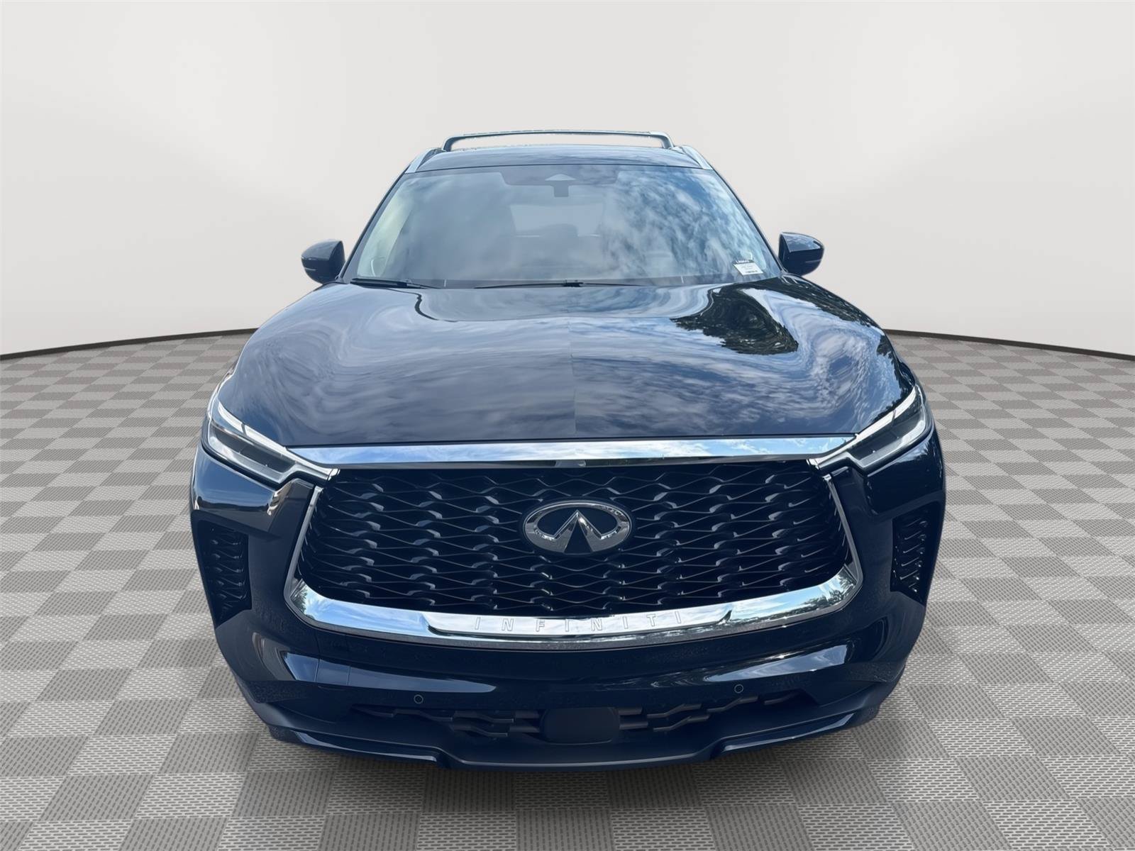 Used 2025 INFINITI QX60 Luxe w/ Lighting Package (N94) FWD image 3