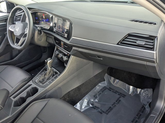 Used 2024 Volkswagen Jetta SE w/ Panoramic Sunroof Package image 21