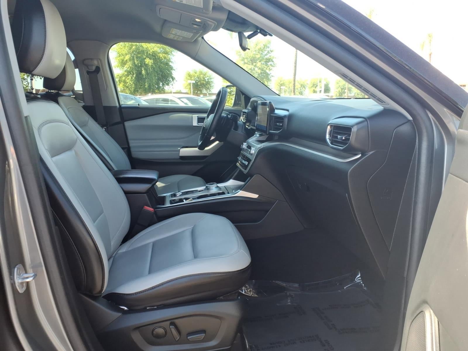 Used 2021 Ford Explorer XLT w/ Equipment Group 202A AWD/4WD image 11