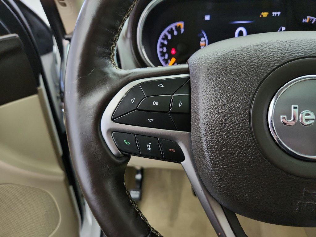Used 2021 Jeep Grand Cherokee Overland AWD/4WD image 24