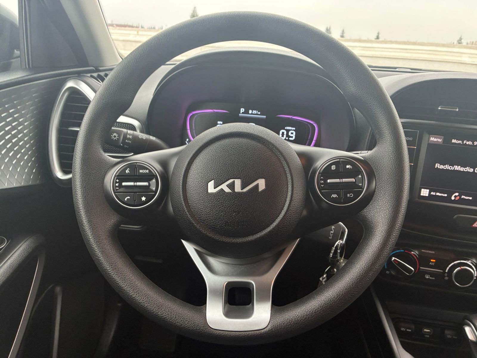 Used 2025 Kia Soul LX w/ LX Technology Package image 25