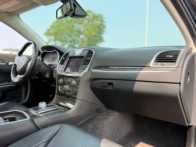 Used 2017 Chrysler 300 Touring w/ Value Package RWD image 18
