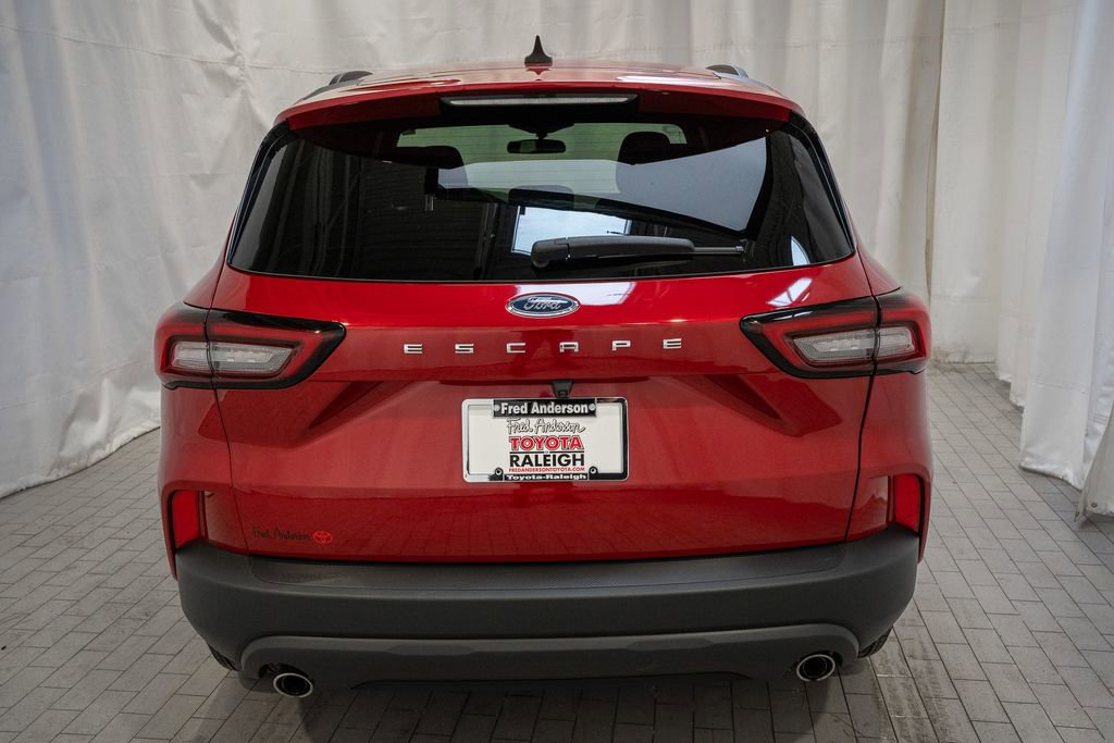 Used 2025 Ford Escape ST-Line image 4