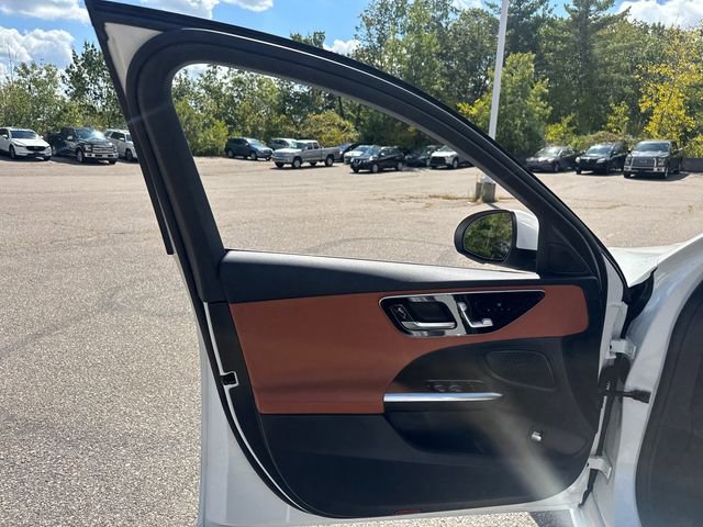 Used 2025 Mercedes-Benz C 300 4MATIC Sedan image 25