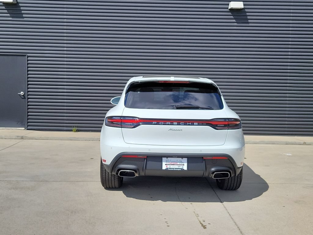New 2026 Porsche Macan AWD/4WD image 4