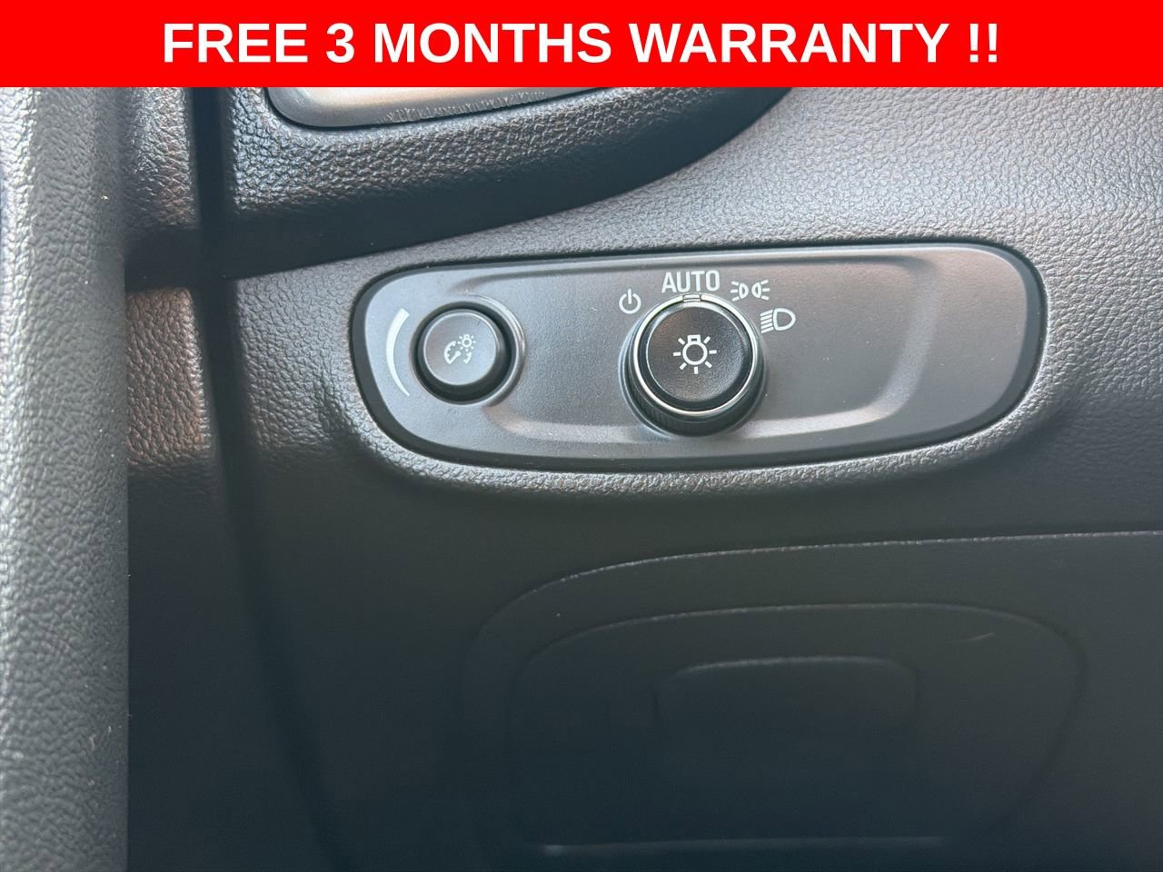 Used 2021 Chevrolet Trax LT w/ Driver Confidence Package image 38