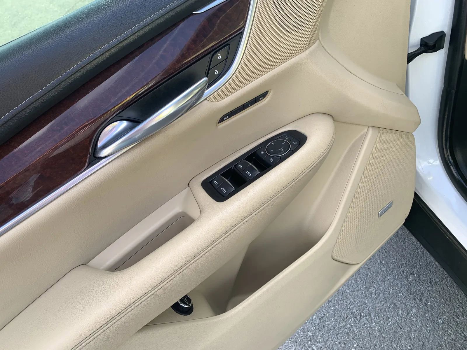 Used 2017 Cadillac XT5 Premium Luxury image 25