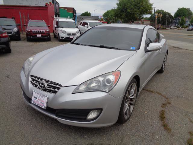 Used 2010 Hyundai Genesis 3.8 RWD image 15