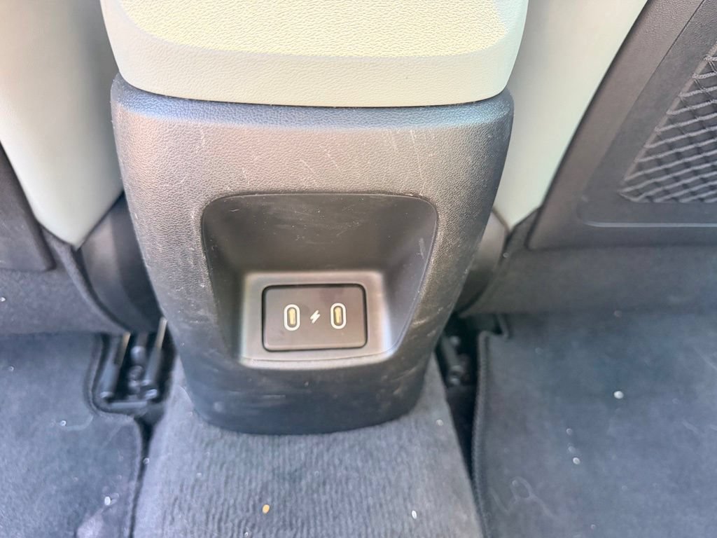 Used 2025 Hyundai Elantra Limited FWD image 40
