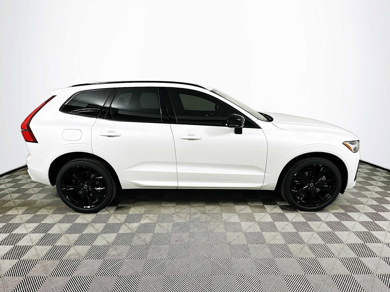 New 2026 Volvo XC60 T8 Ultra w/ Climate Package PRO AWD/4WD image 8