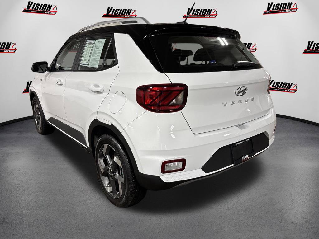 New 2026 Hyundai Venue SEL FWD image 3