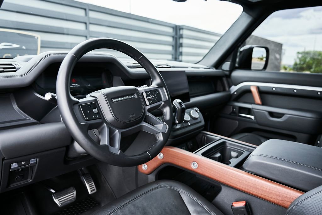 Used 2023 Land Rover Defender 110 X image 2