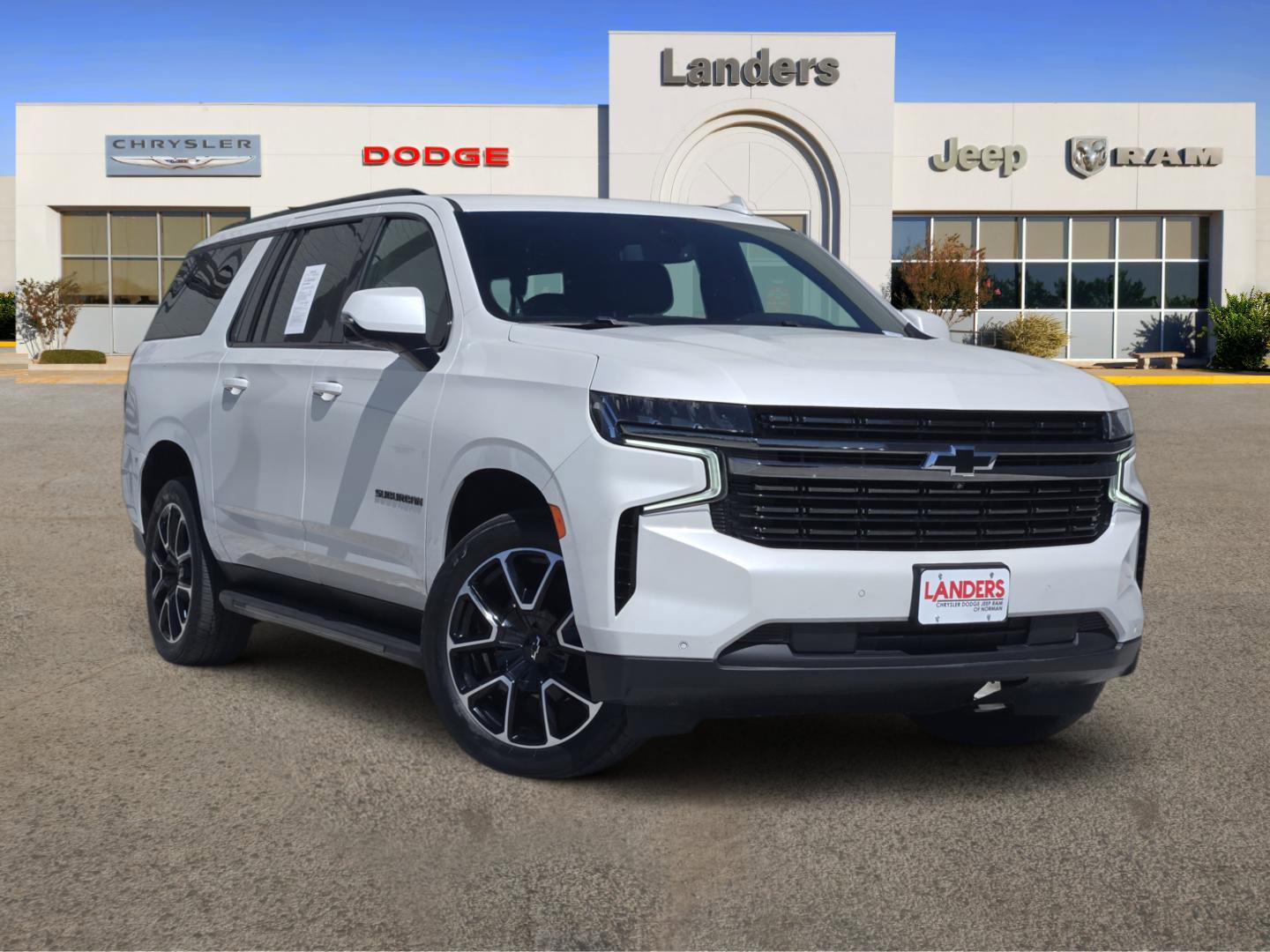 Used 2022 Chevrolet Suburban RST w/ Sport Performance Package AWD/4WD video 1