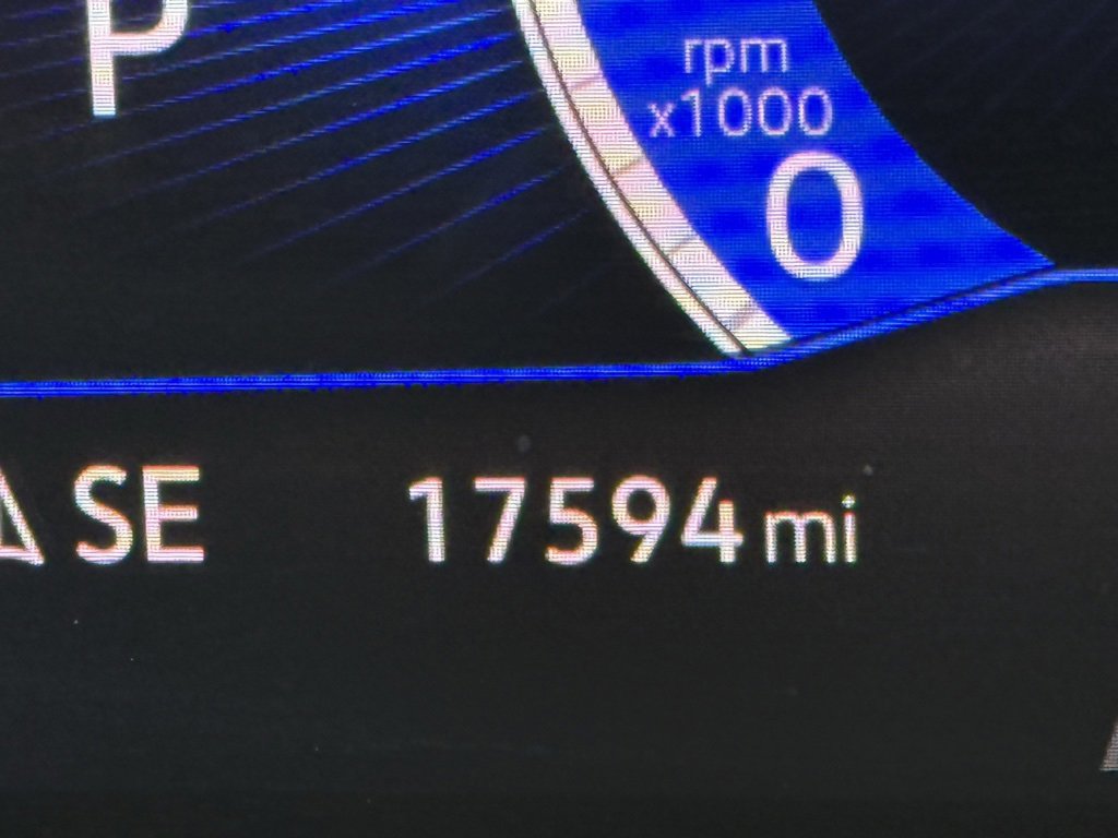 Certified 2024 Volkswagen Taos SE w/ MDO Package image 12