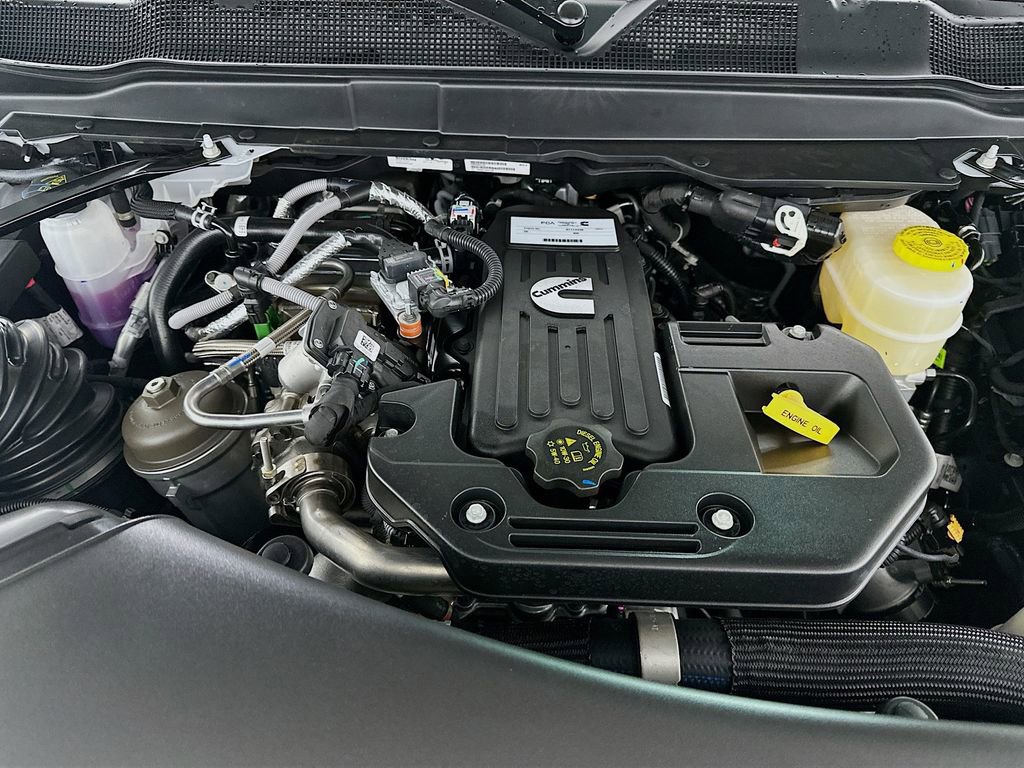 New 2026 RAM 3500 Laramie AWD/4WD image 18
