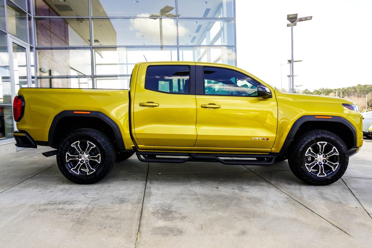 Used 2023 GMC Canyon AT4 w/ Canyon Safety Plus Package AWD/4WD image 9