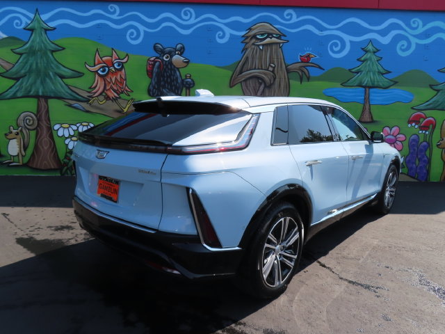 Certified 2024 Cadillac Lyriq Luxury AWD/4WD image 4