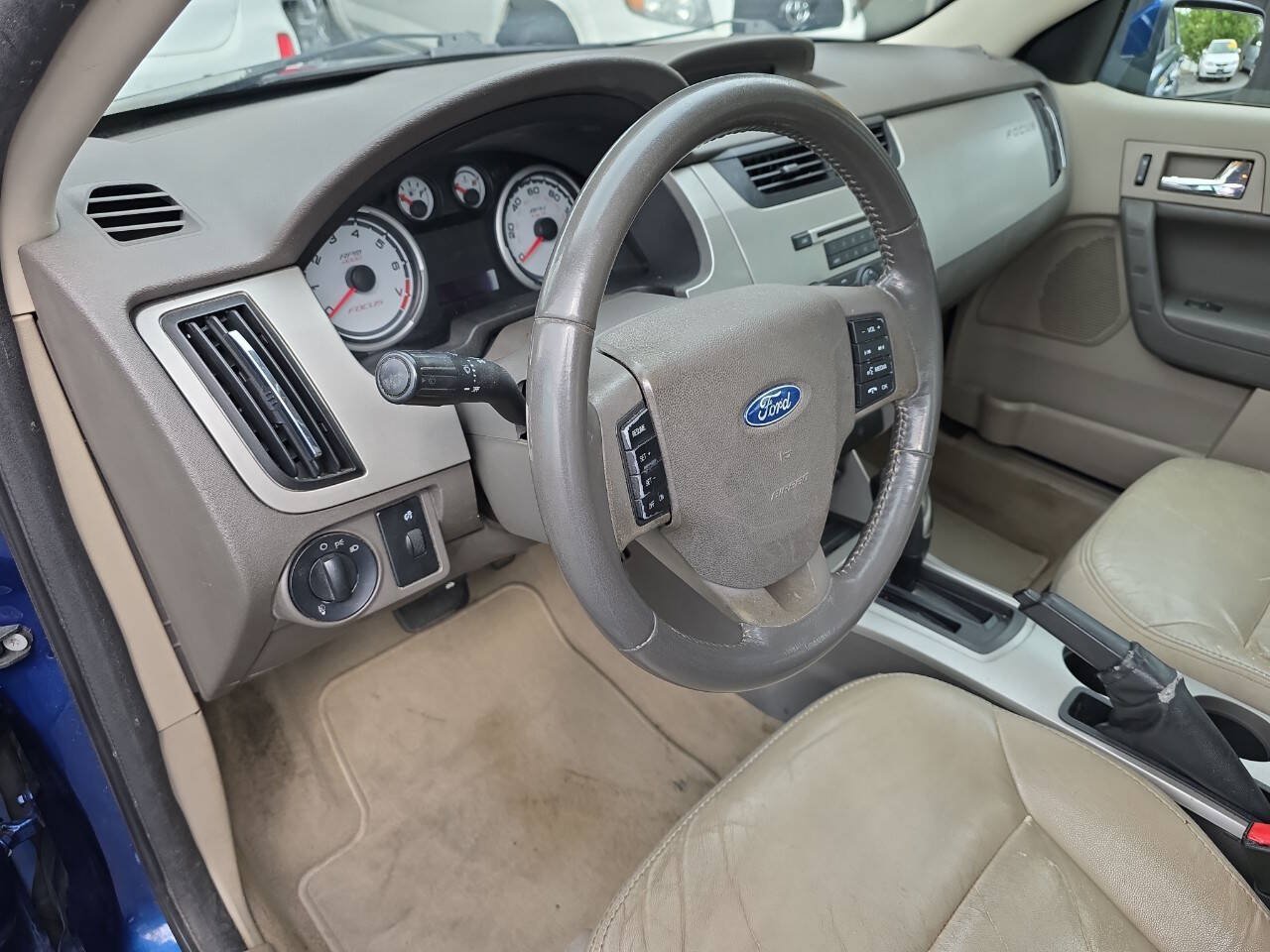 Used 2008 Ford Focus SES FWD image 11
