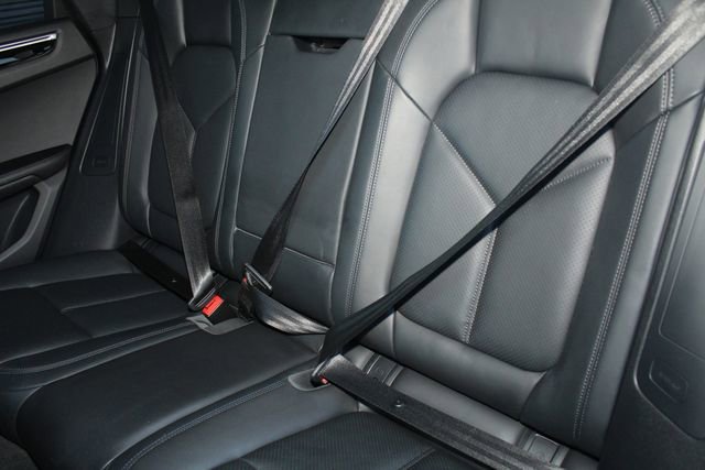 Certified 2023 Porsche Macan image 24