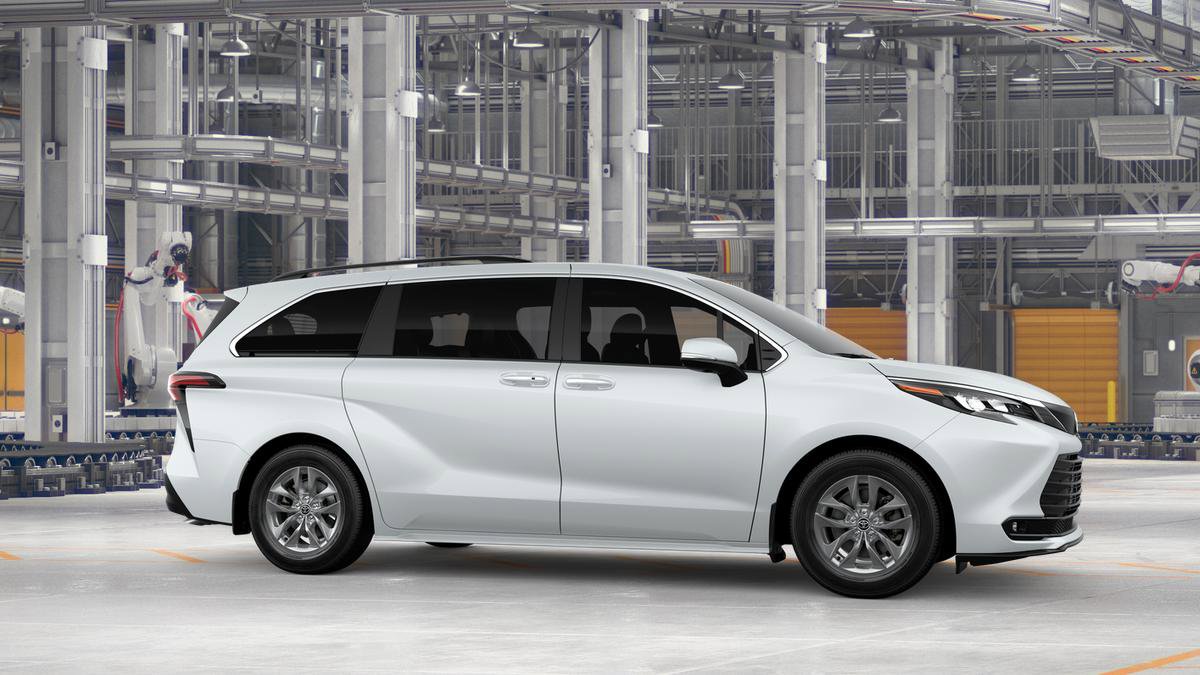 New 2026 Toyota Sienna XLE FWD image 15