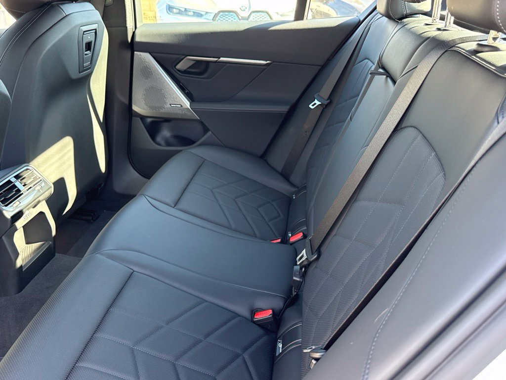Used 2026 BMW i5 eDrive40 w/ M Sport Package RWD image 31