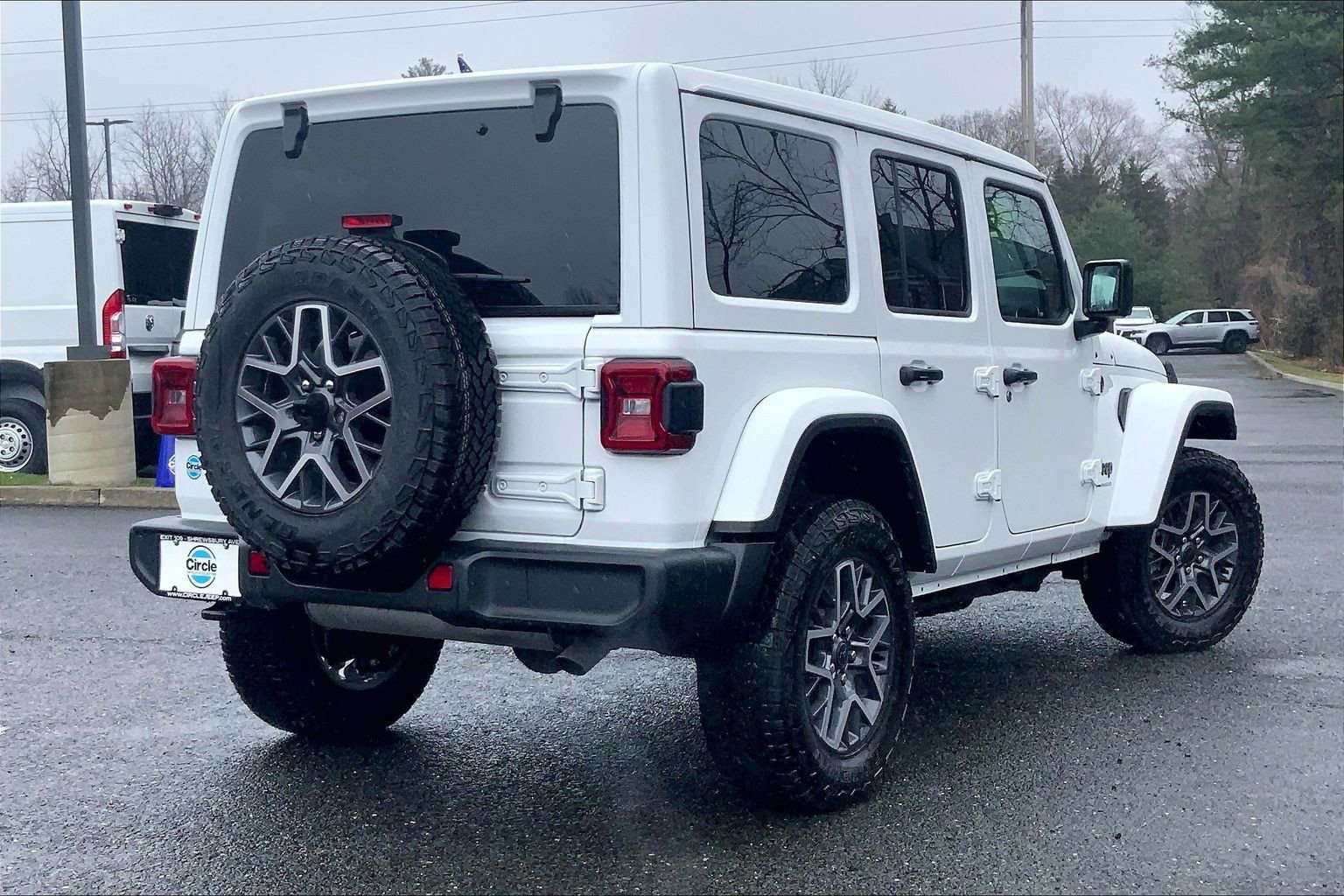 Certified 2025 Jeep Wrangler Sahara image 11