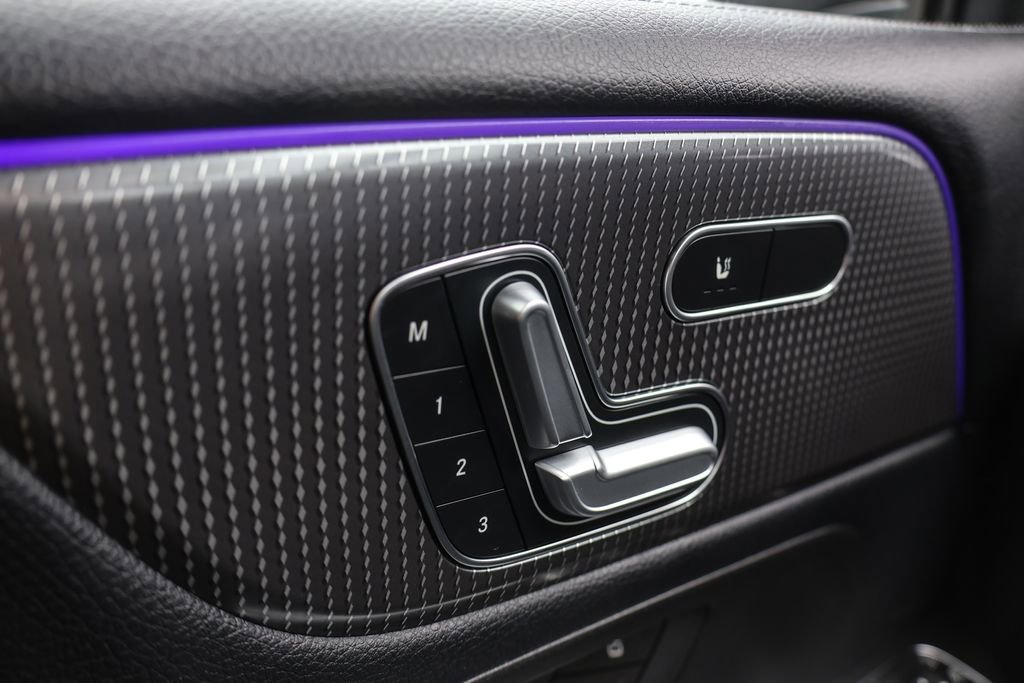 Used 2021 Mercedes-Benz GLB 250 GLB 250 image 37