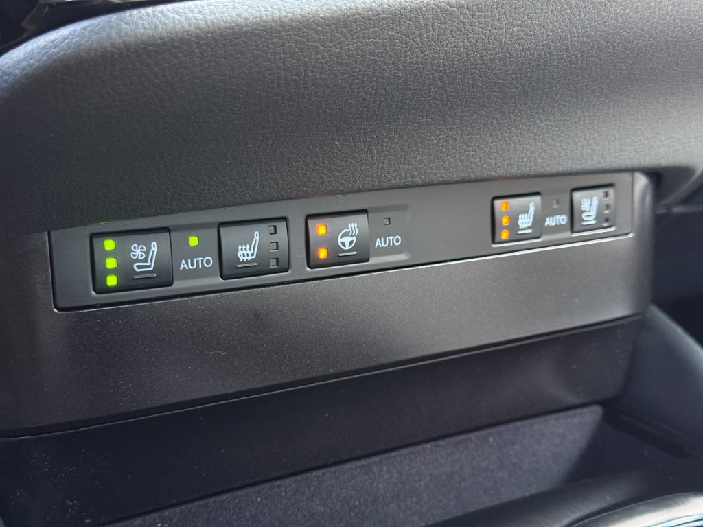 Certified 2024 Lexus ES 300h w/ Premium Package FWD image 24