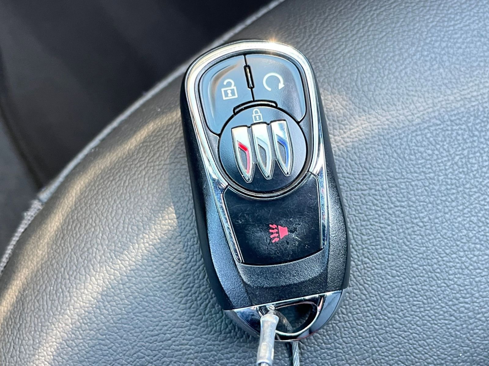 Used 2025 Buick Envista Sport Touring FWD image 23