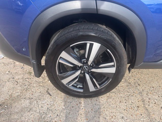 Used 2023 Nissan Rogue Platinum w/ Platinum Premium Package FWD image 9