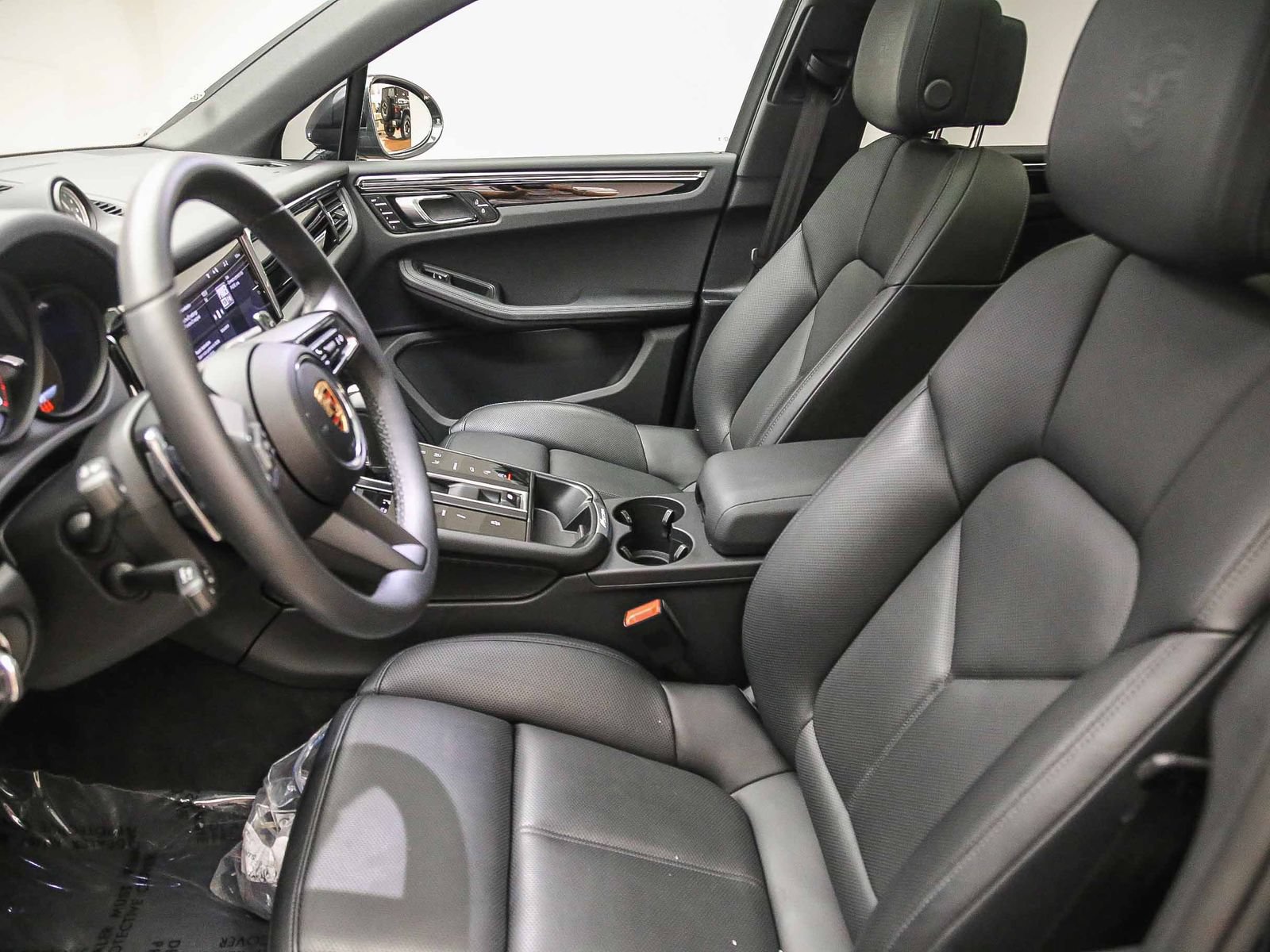 Certified 2025 Porsche Macan S AWD/4WD image 22