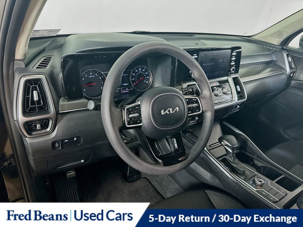 Used 2022 Kia Sorento LX image 18