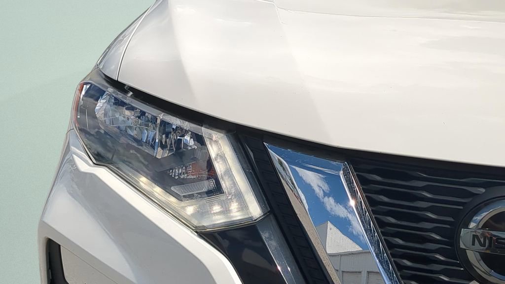 Certified 2020 Nissan Rogue SV image 9