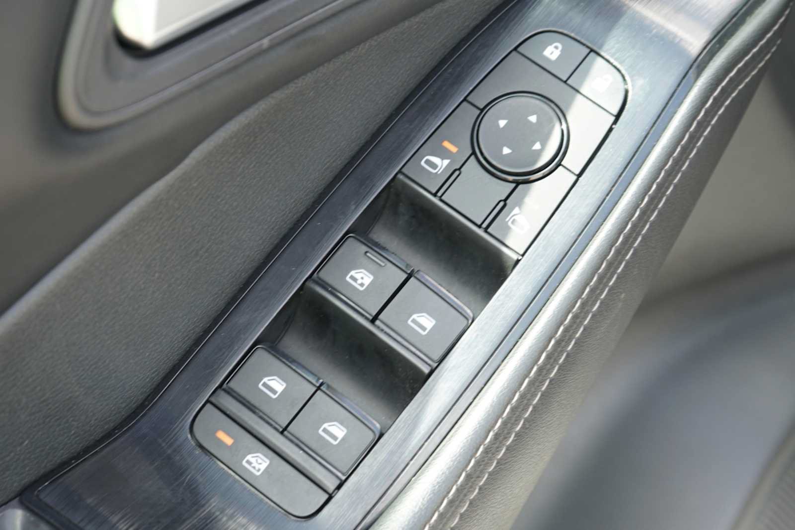 Used 2024 Nissan Rogue SV AWD/4WD image 15