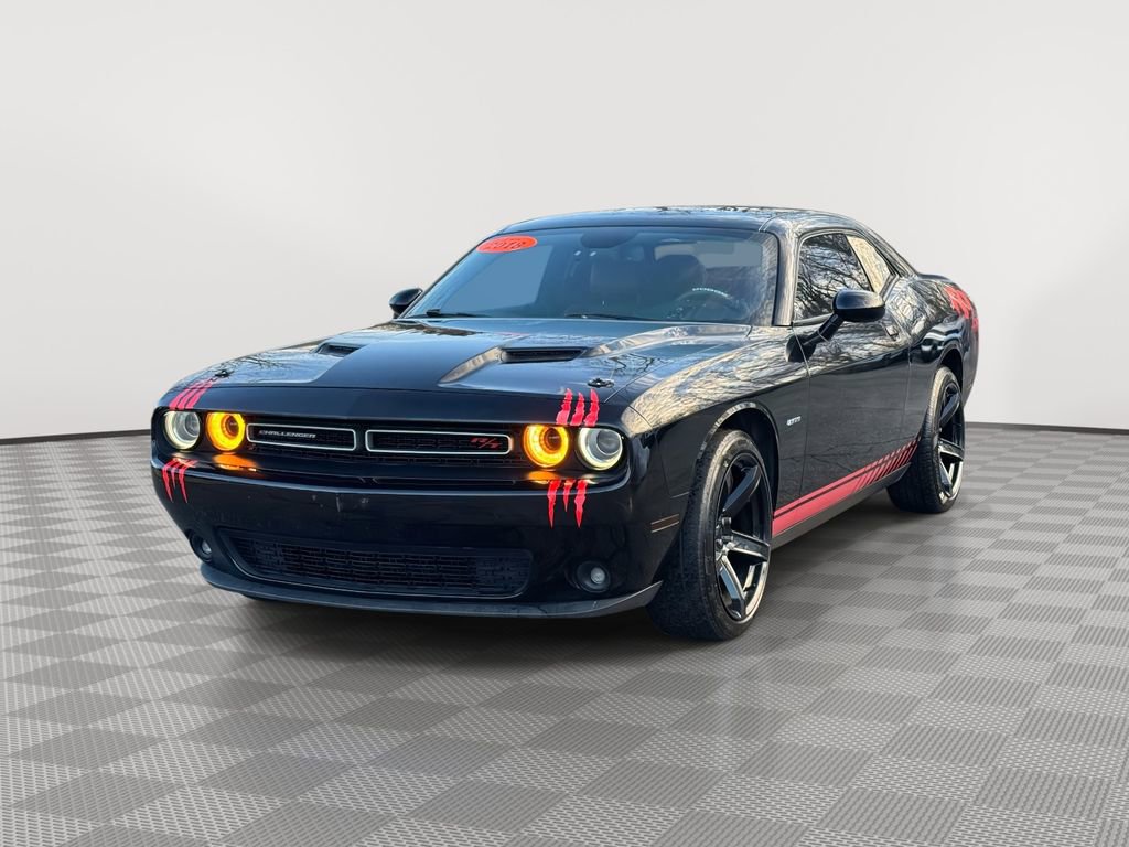Used 2018 Dodge Challenger R/T RWD image 2