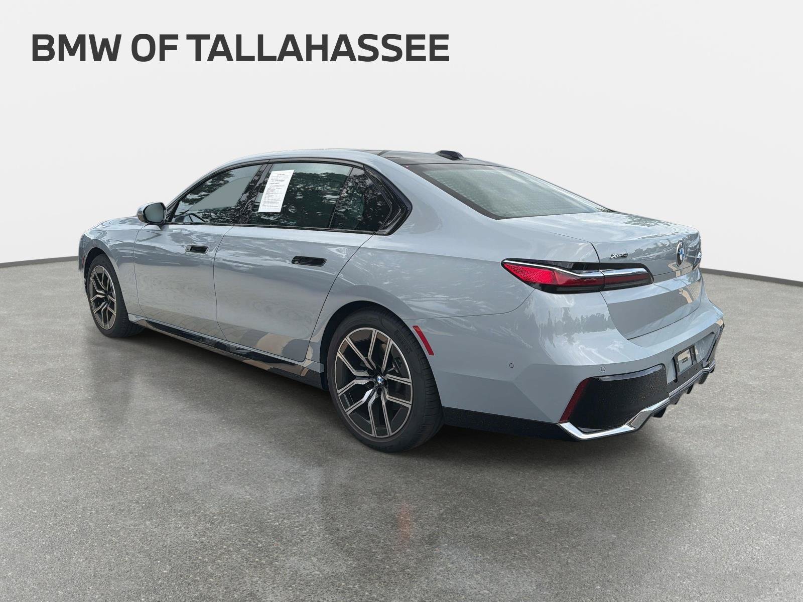 Used 2025 BMW 740i xDrive AWD/4WD image 7
